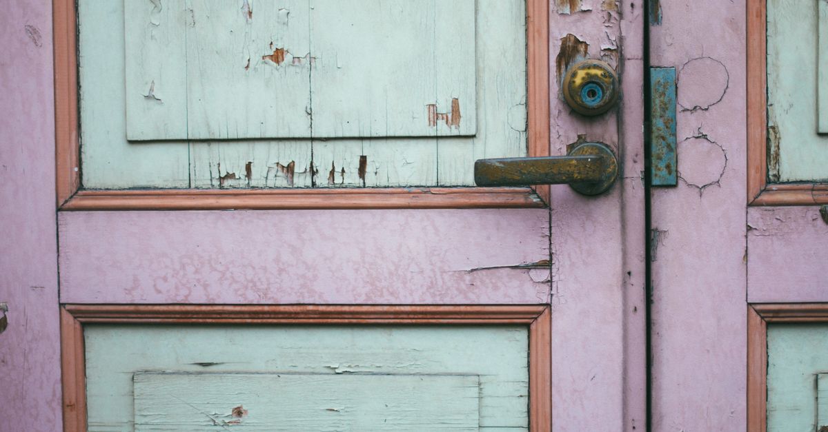When to Replace a Worn Door Knob Lock (Not Just Rekey It) — Saugerties Locksmith